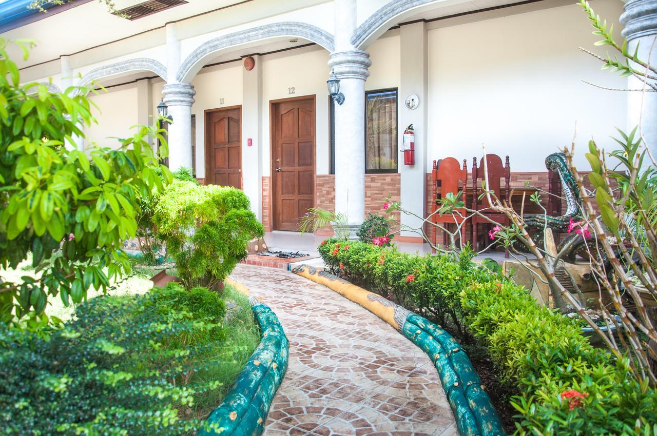 Casitas De Az Pension Puerto Princesa Exterior photo